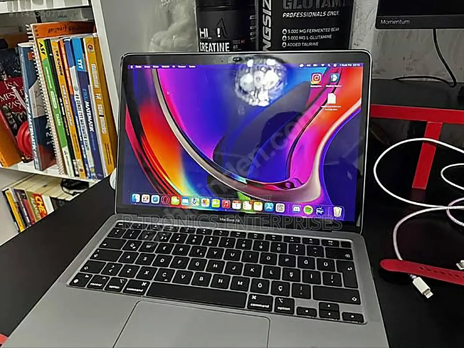 New Laptop Apple MacBook Air 2022 M2 8GB Apple M2 HDD 256GB