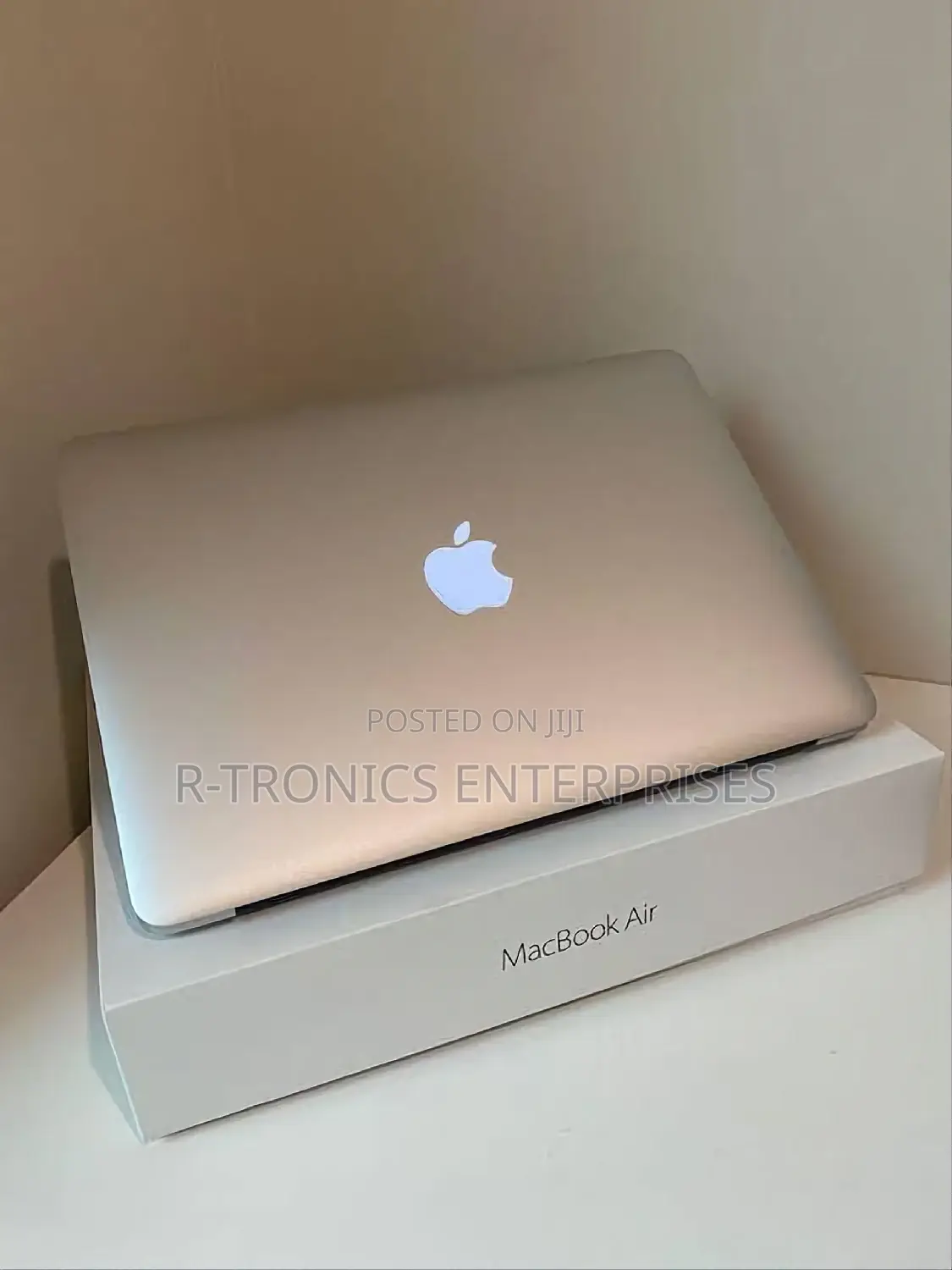 New Laptop Apple MacBook Air 2024 M3 13-Inch 8GB Apple M3 HDD 256GB