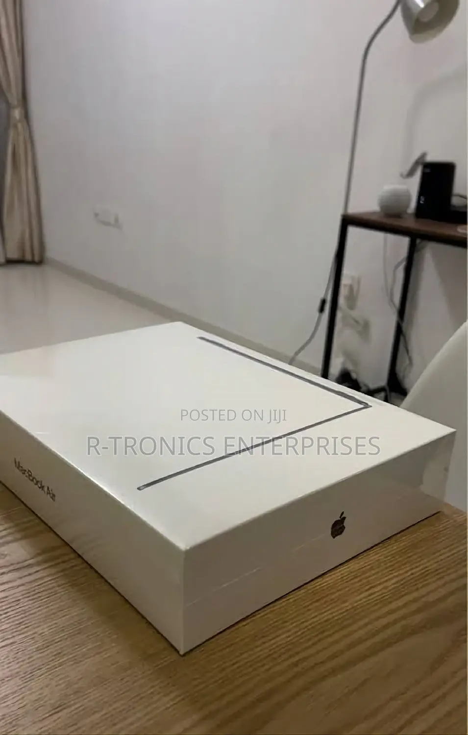 New Laptop Apple MacBook Air 2024 M3 13-Inch 8GB Apple M3 HDD 256GB