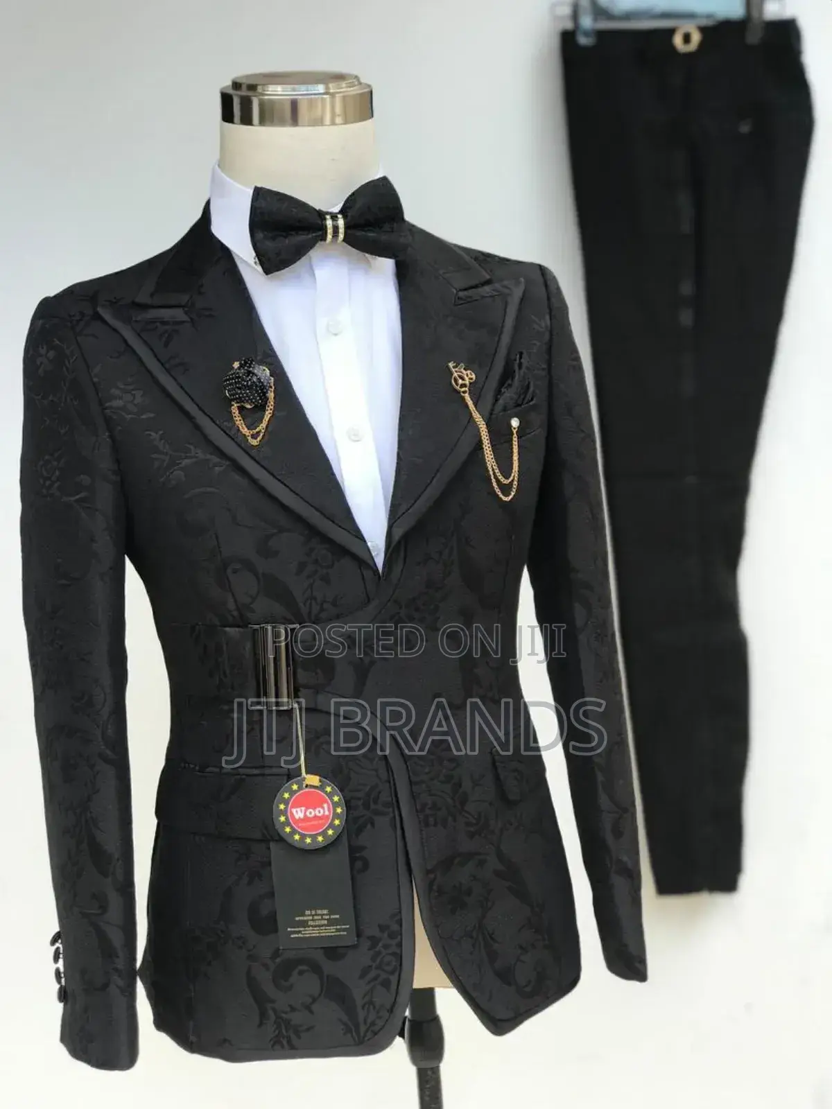 Melano Henry Suits