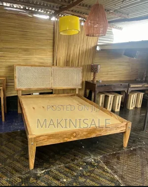 Kitanda Cha Ratan Bei Rafiki Sana