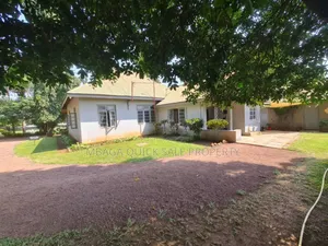 6bdrm Apartment in Snant, Moshi Urban for sale