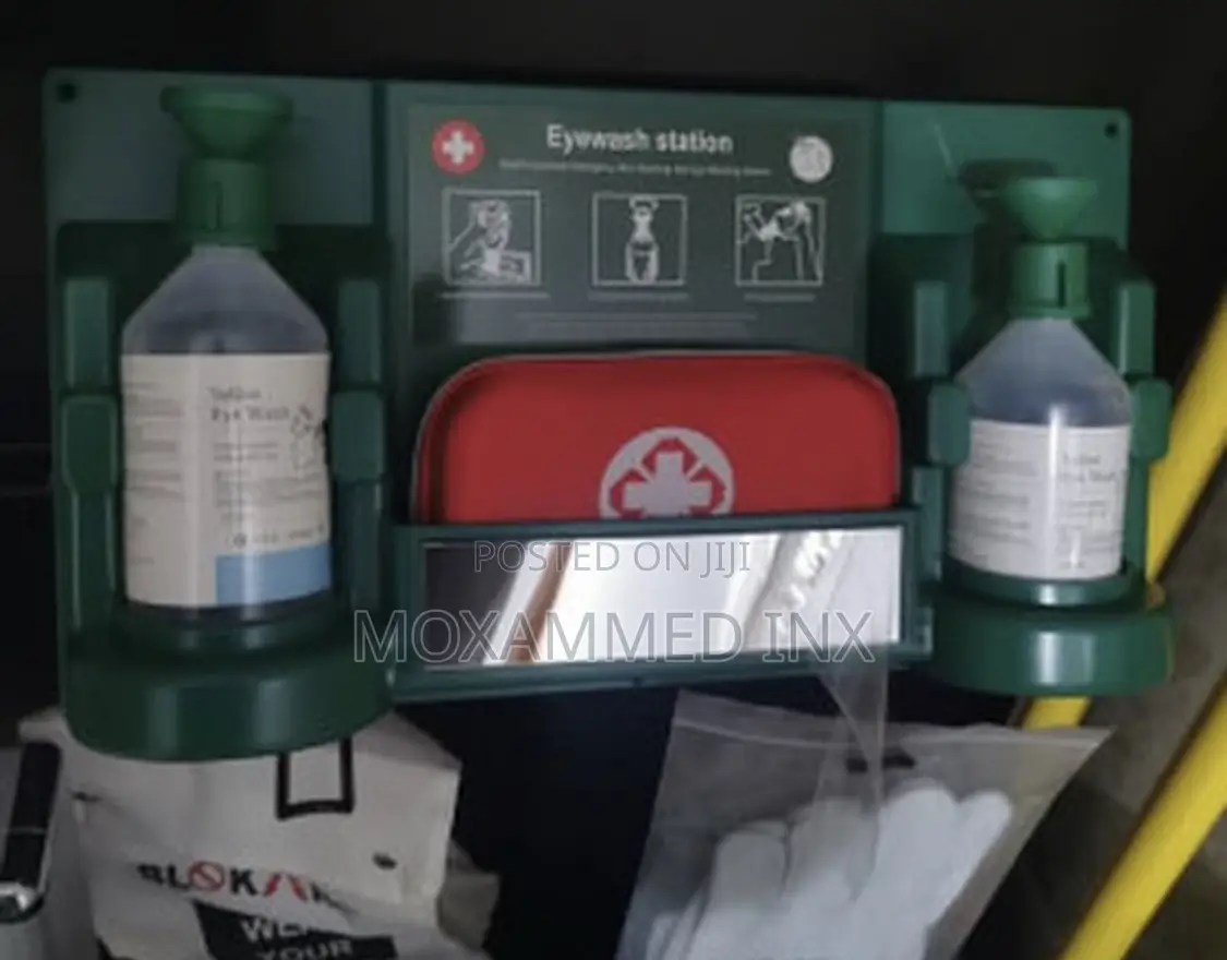 Eye Washer First Aid Kit With Station