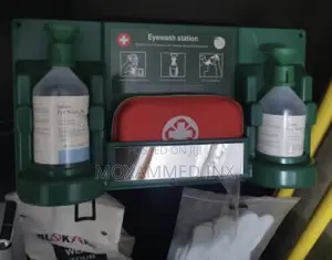Eye Washer First Aid Kit With Station