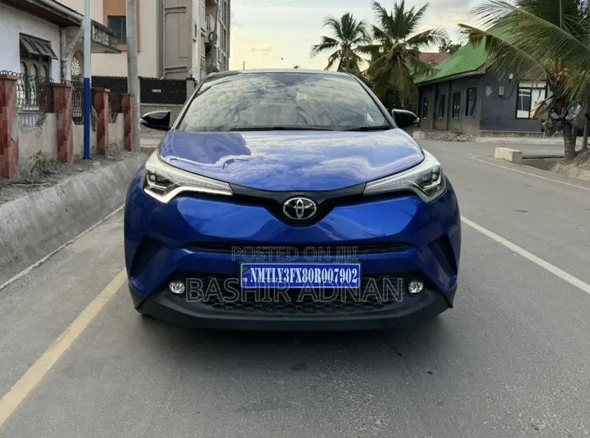 Toyota C-HR 2021 Blue