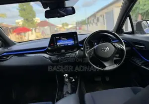 Toyota C-HR 2021 Blue