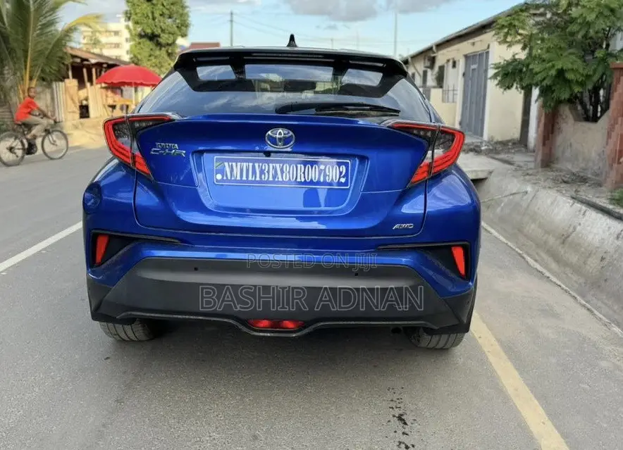 Toyota C-HR 2021 Blue