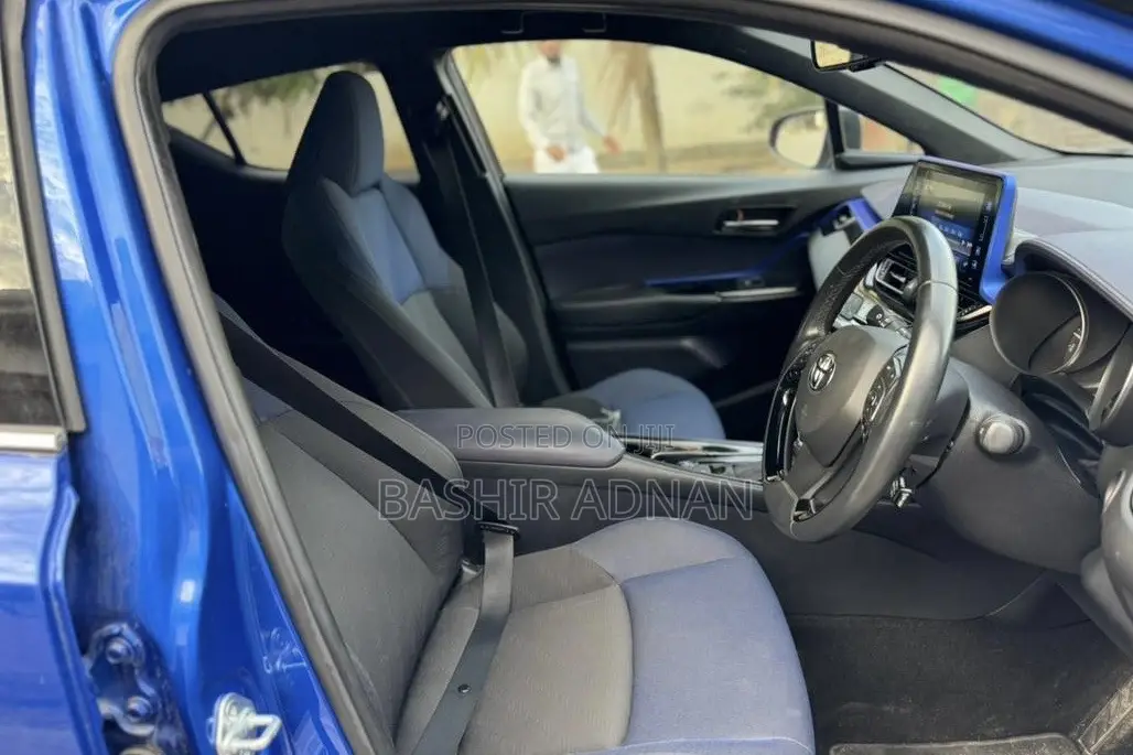 Toyota C-HR 2021 Blue