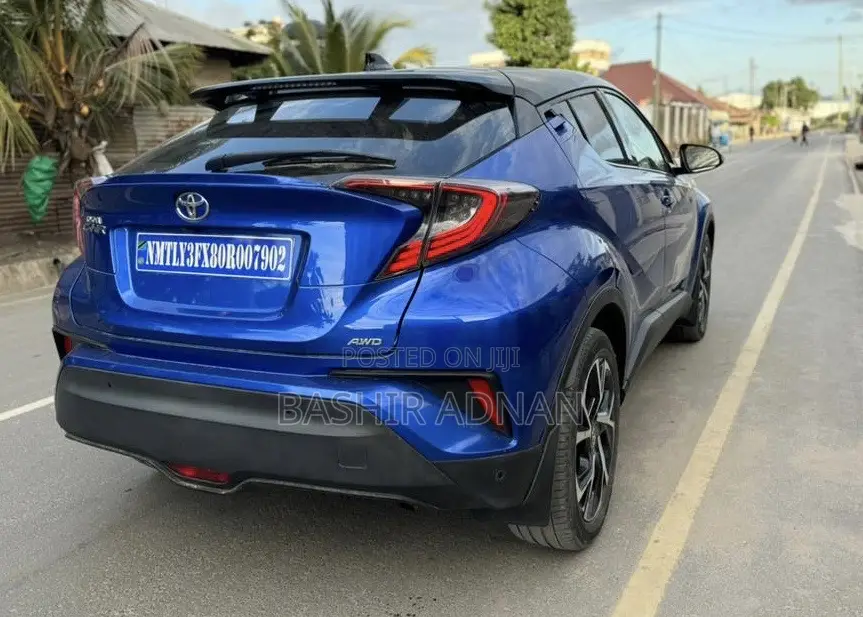 Toyota C-HR 2021 Blue