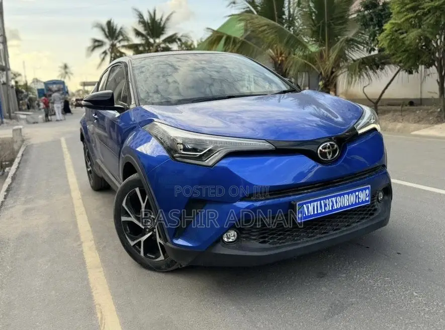 Toyota C-HR 2021 Blue