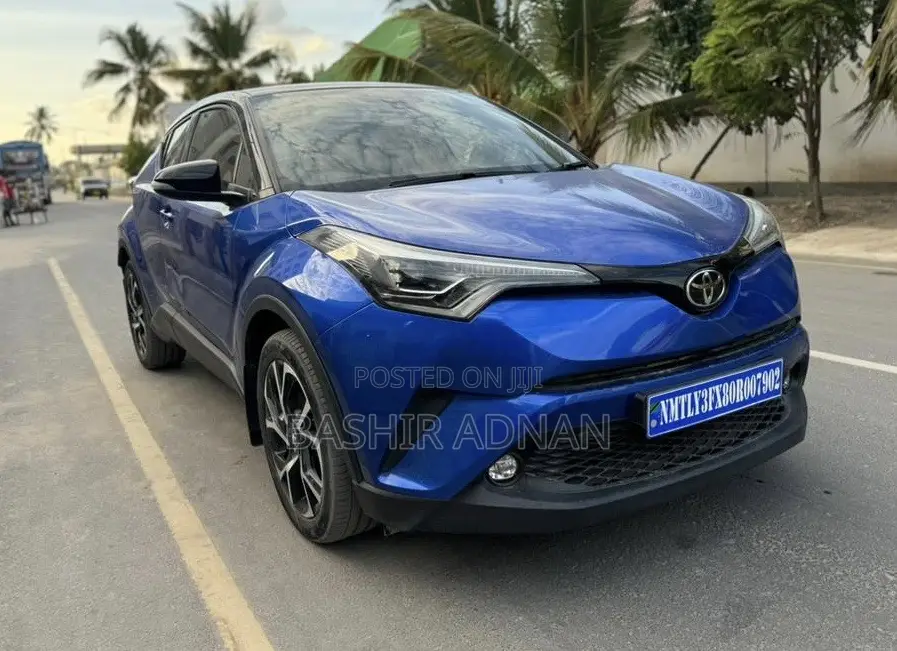 Toyota C-HR 2021 Blue