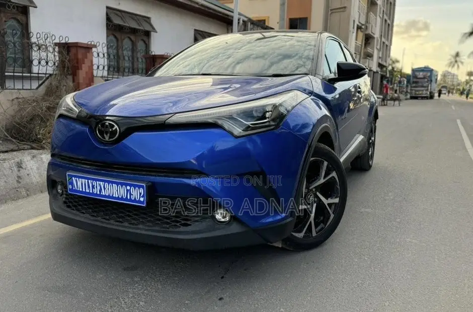Toyota C-HR 2021 Blue