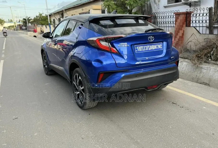 Toyota C-HR 2021 Blue