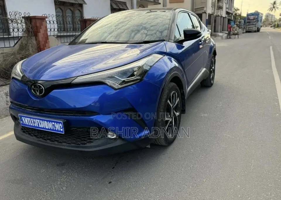 Toyota C-HR 2021 Blue