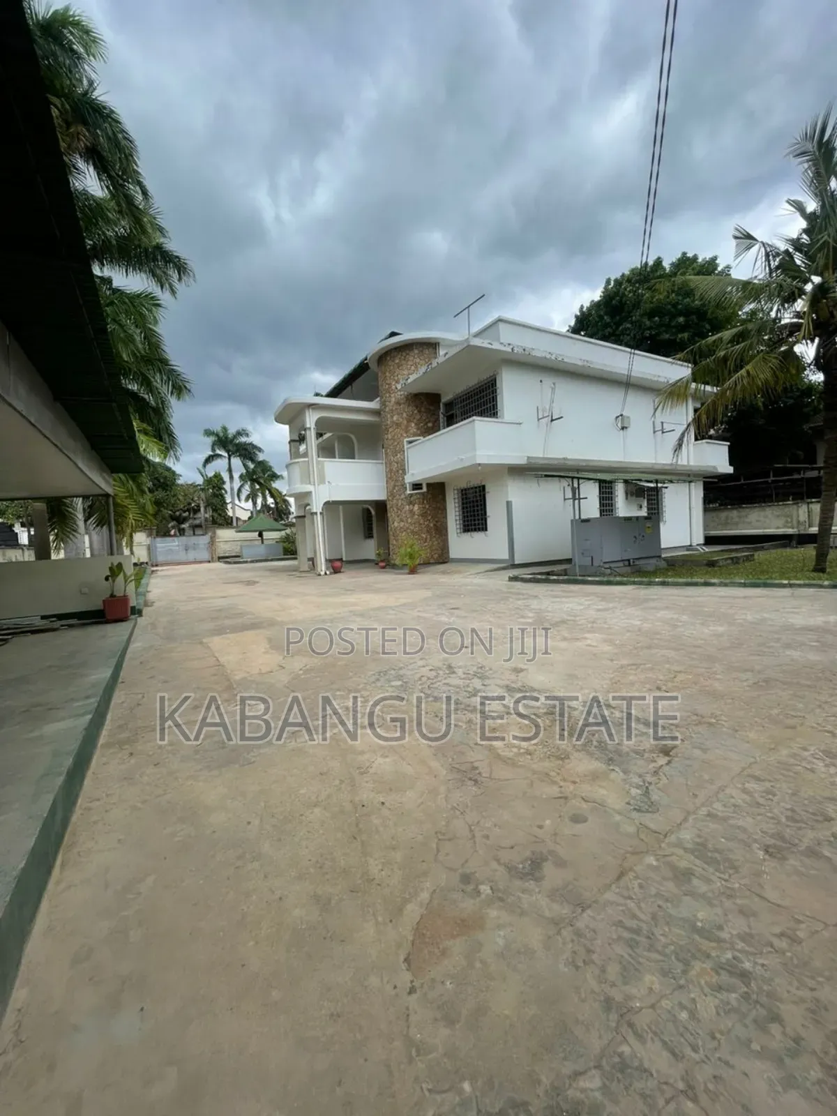 5bdrm Bungalow in Mikocheni, Kinondoni for rent