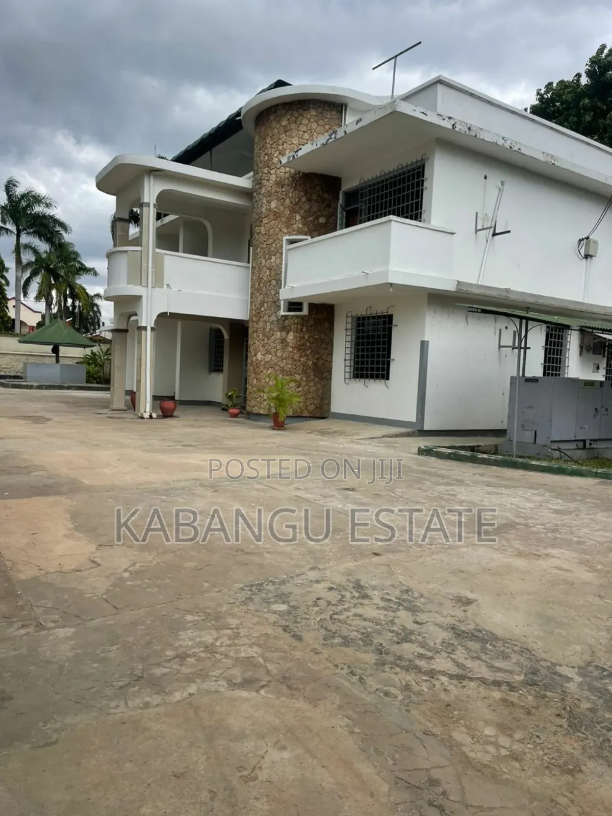 5bdrm Bungalow in Mikocheni, Kinondoni for rent