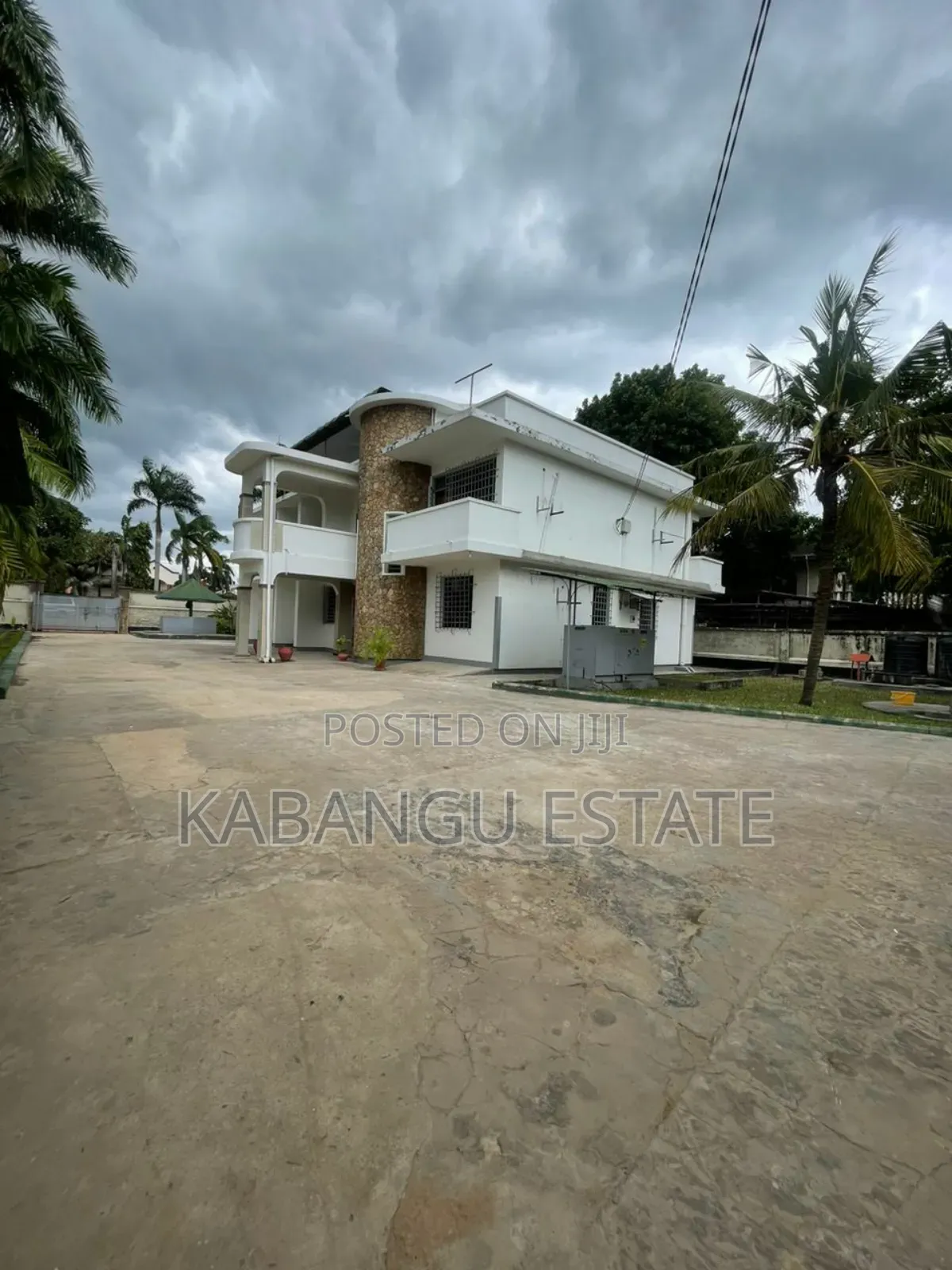 5bdrm Bungalow in Mikocheni, Kinondoni for rent