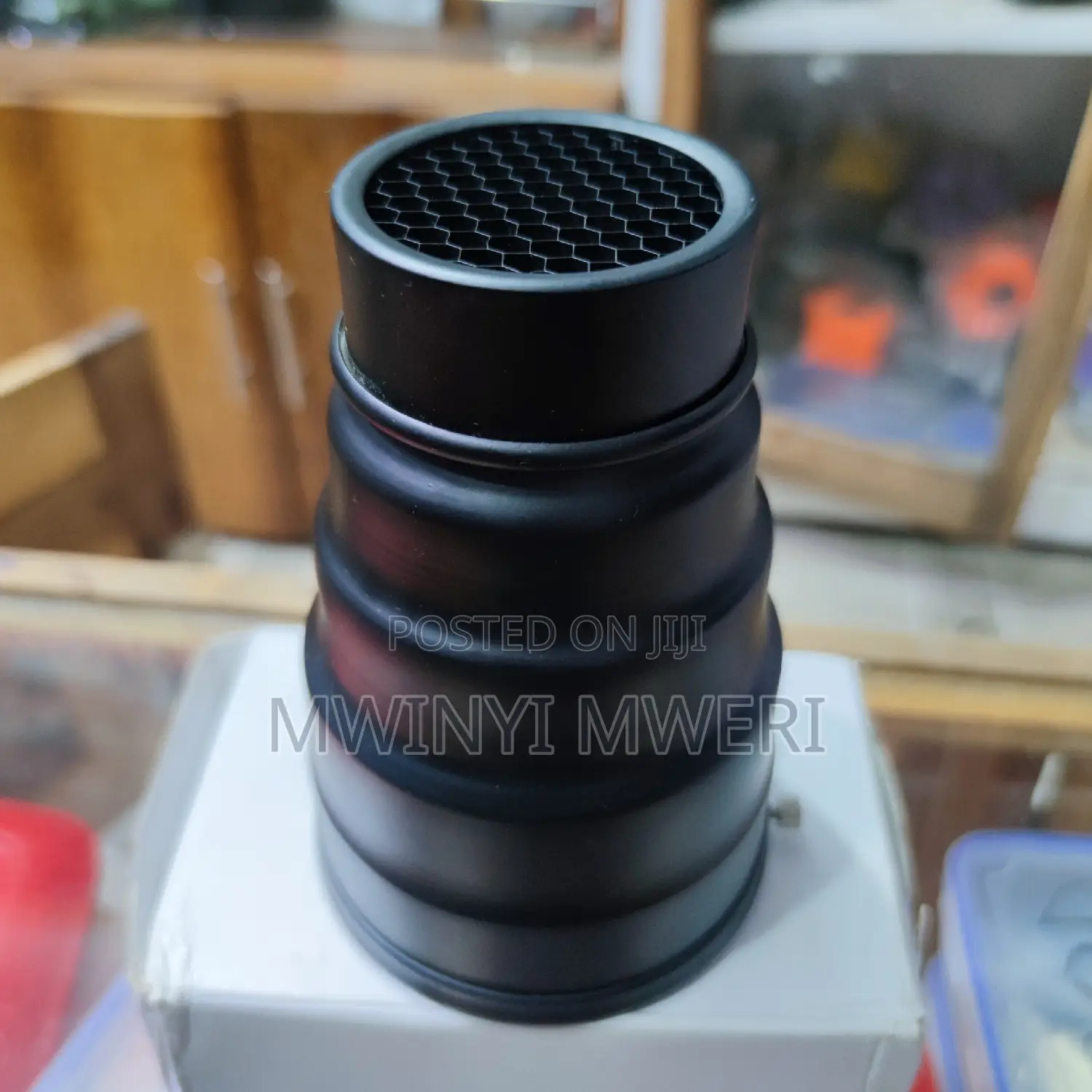 Snoot Honeycomb With Universal Mount.