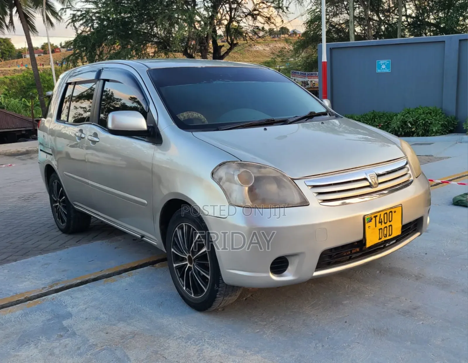 Toyota Raum 2004 Silver