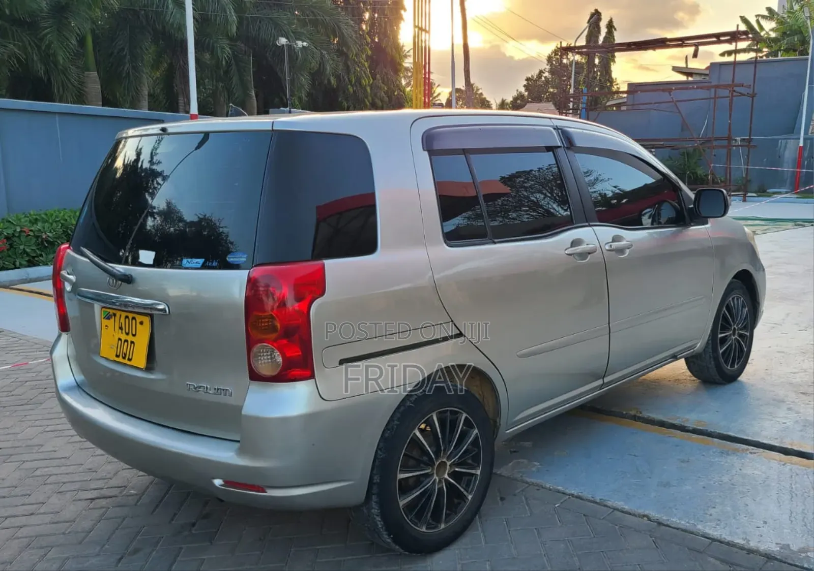 Toyota Raum 2004 Silver