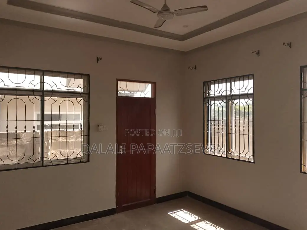 2bdrm Apartment in Dalalipapaatzseven, Bunju for rent