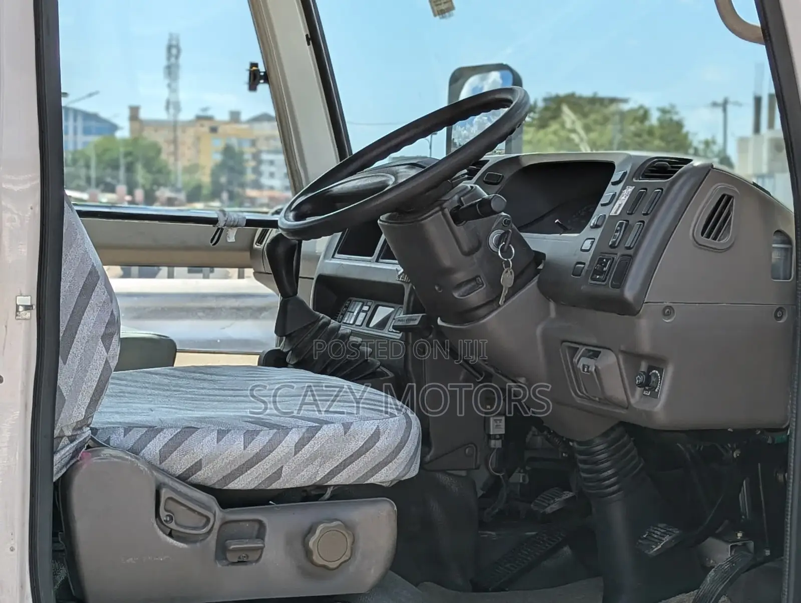 Mitsubishi Fuso Rosa 2009