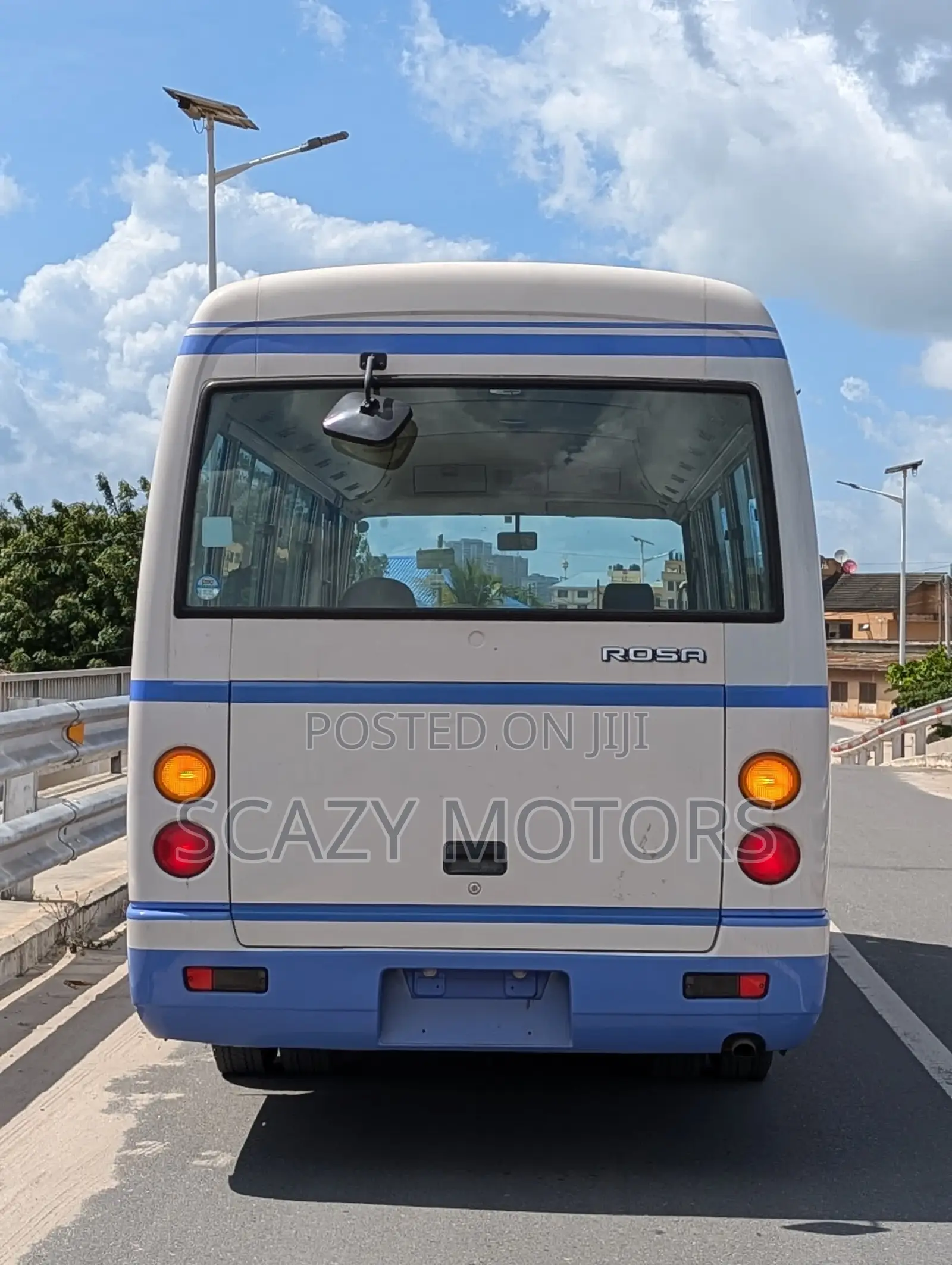 Mitsubishi Fuso Rosa 2009