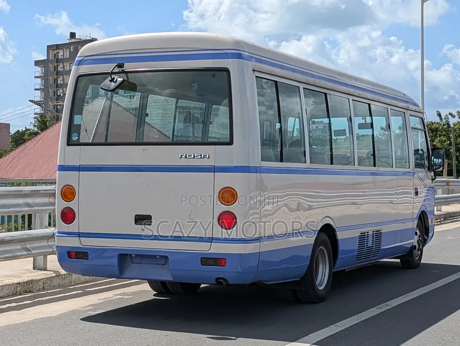 Mitsubishi Fuso Rosa 2009