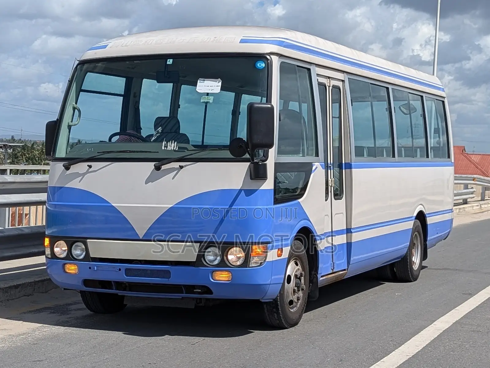 Mitsubishi Fuso Rosa 2009