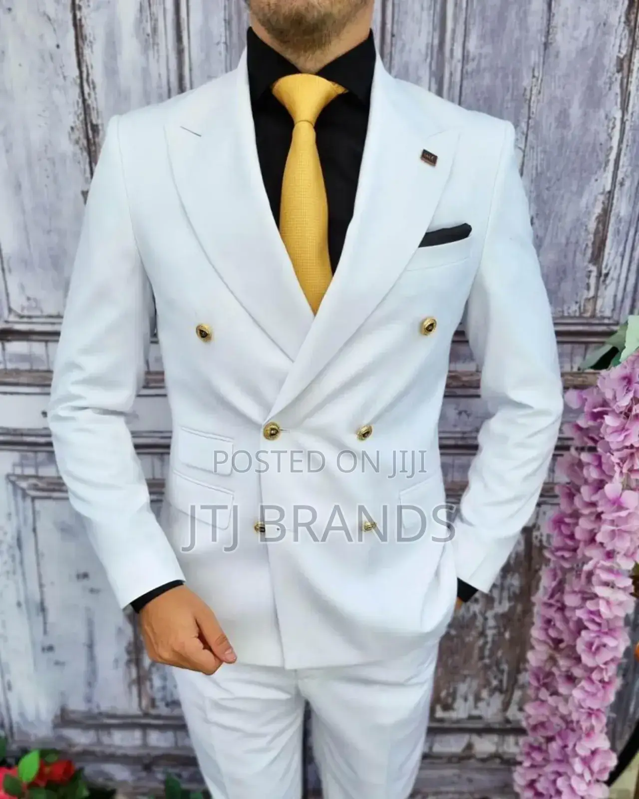 Six Buttons White Suit