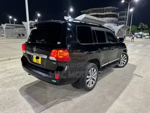 Toyota Land Cruiser 4.5 V8 VXR 2014 Black