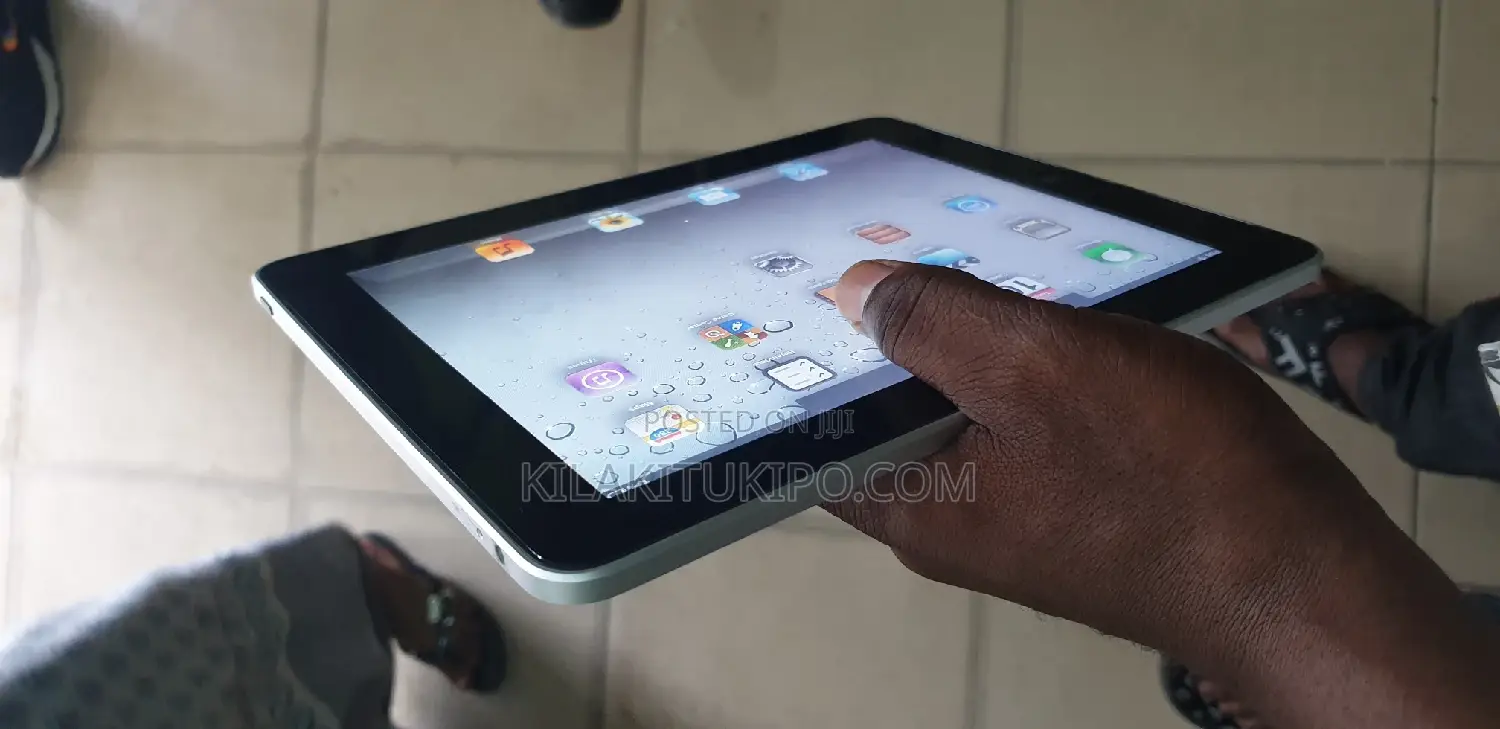 Apple iPad Wi-Fi 16 GB Silver