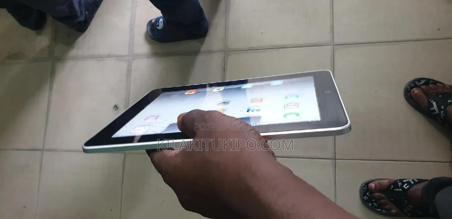Apple iPad Wi-Fi 16 GB Silver