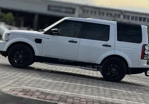 Land Rover Discovery 2012 White