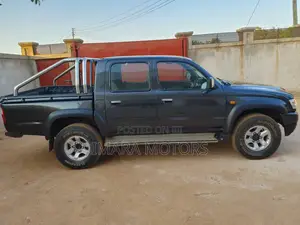 Toyota Hilux 2000