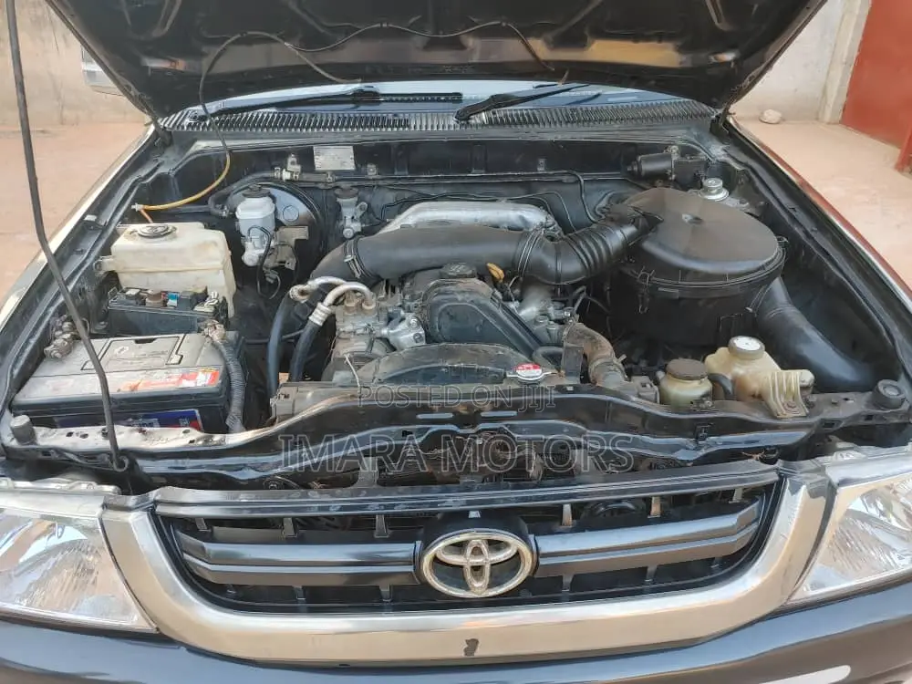 Toyota Hilux 2000