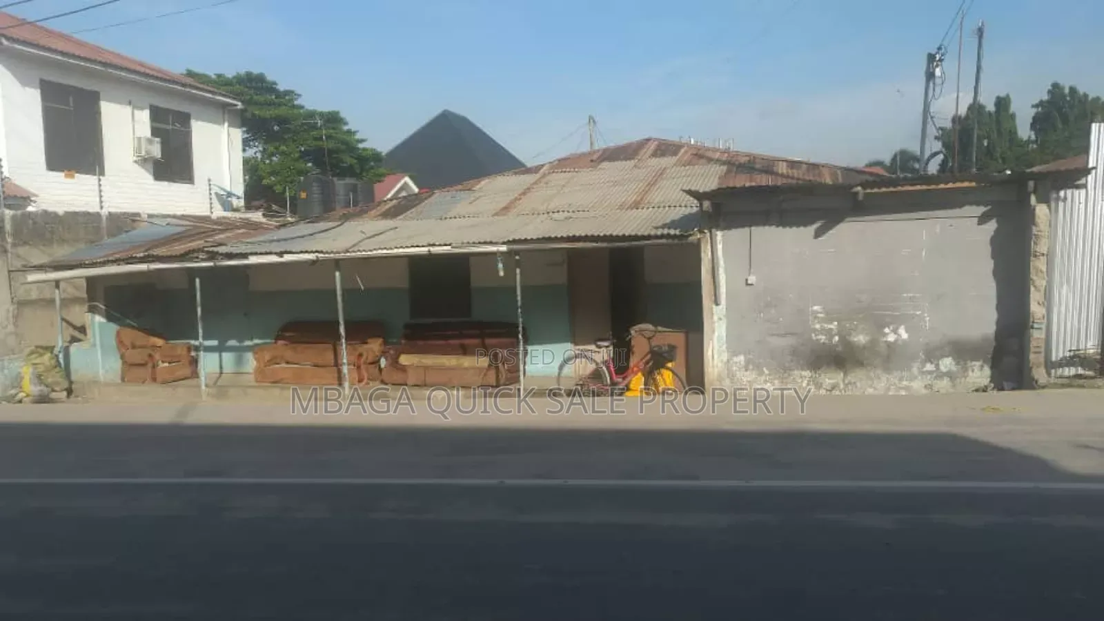 8bdrm House in Kinondoni Biafra for sale