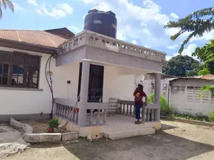 4bdrm House in Ada Estate for sale