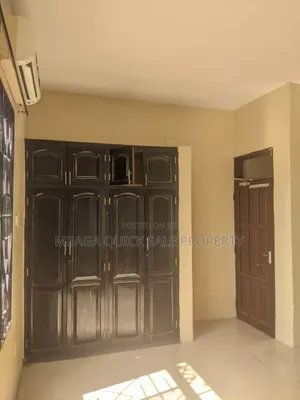 3bdrm House in Mbez Beach for rent