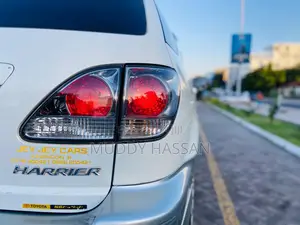 Toyota Harrier 2004 White