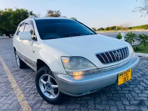 Toyota Harrier 2004 White