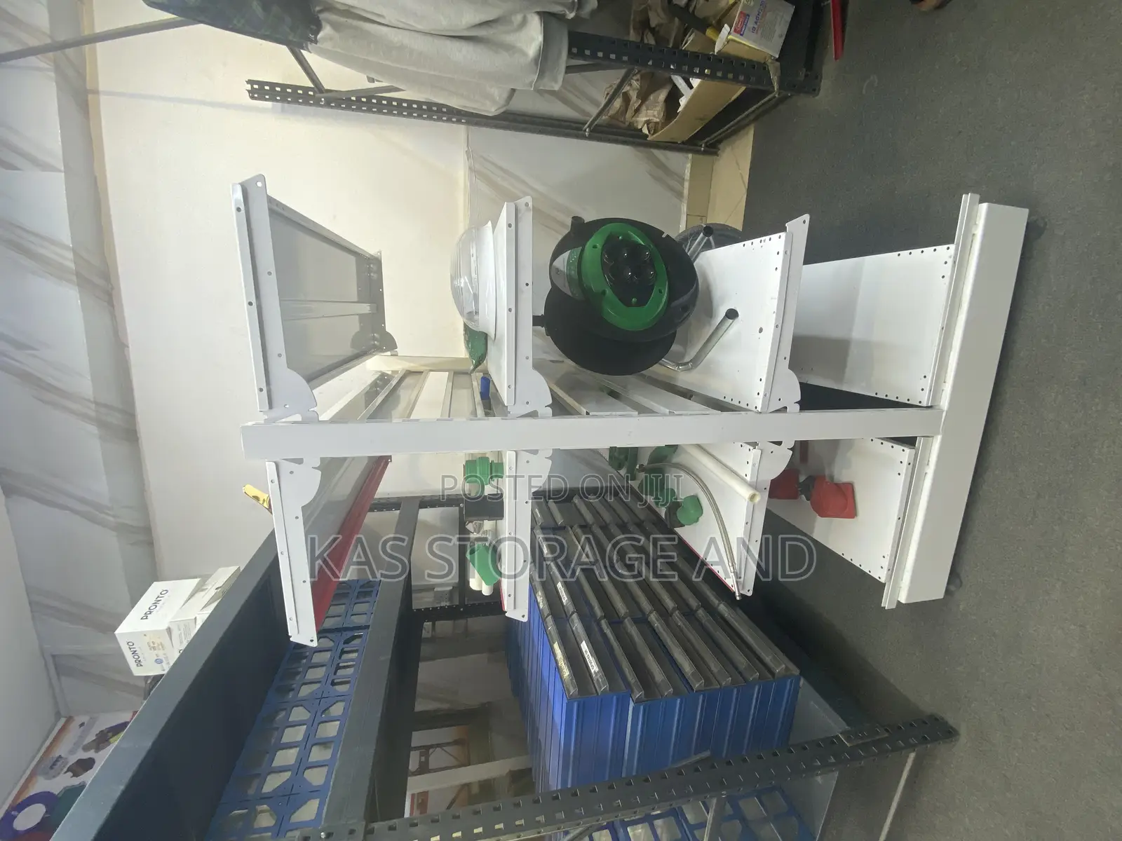 White Double Sided Shelves for Markets and Supermarkets