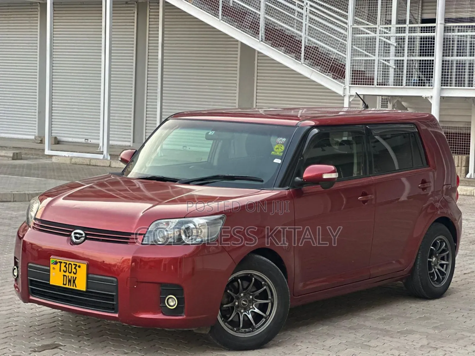 Toyota Corolla Rumion Hatchback 1.5 FWD 2010 Red
