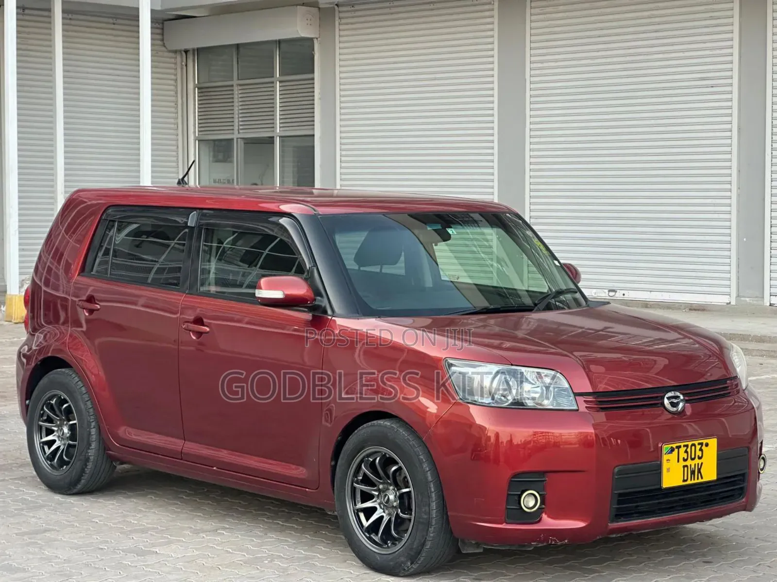 Toyota Corolla Rumion Hatchback 1.5 FWD 2010 Red