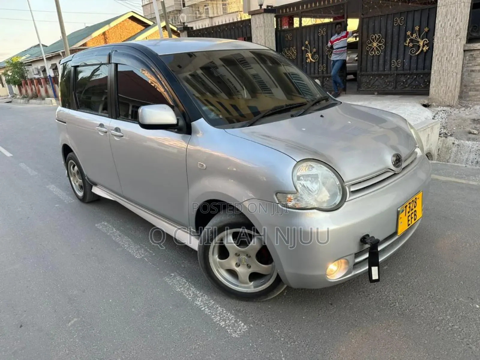 Toyota Sienta 2005 Silver