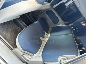 Toyota Sienta 2005 Silver