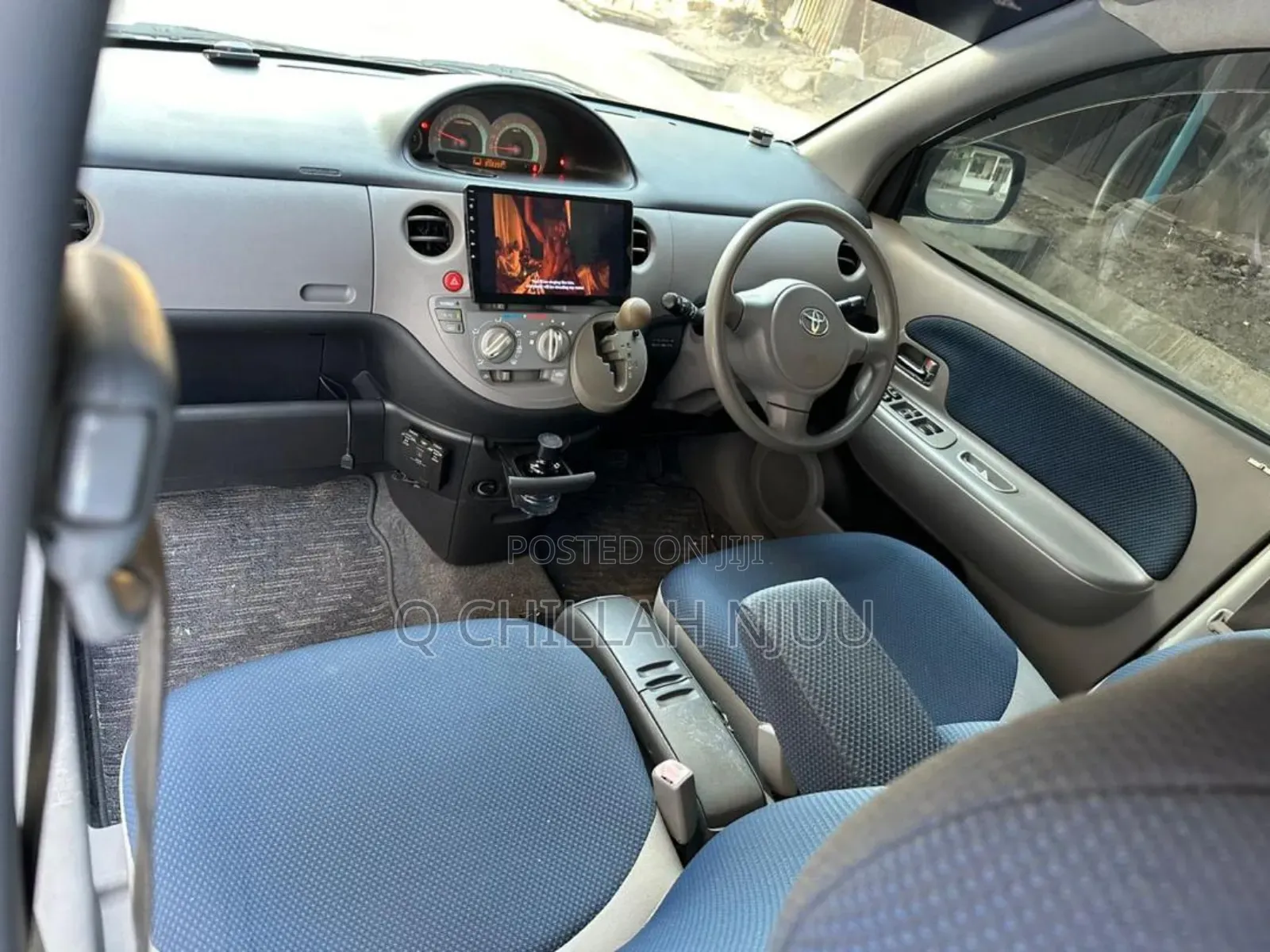 Toyota Sienta 2005 Silver