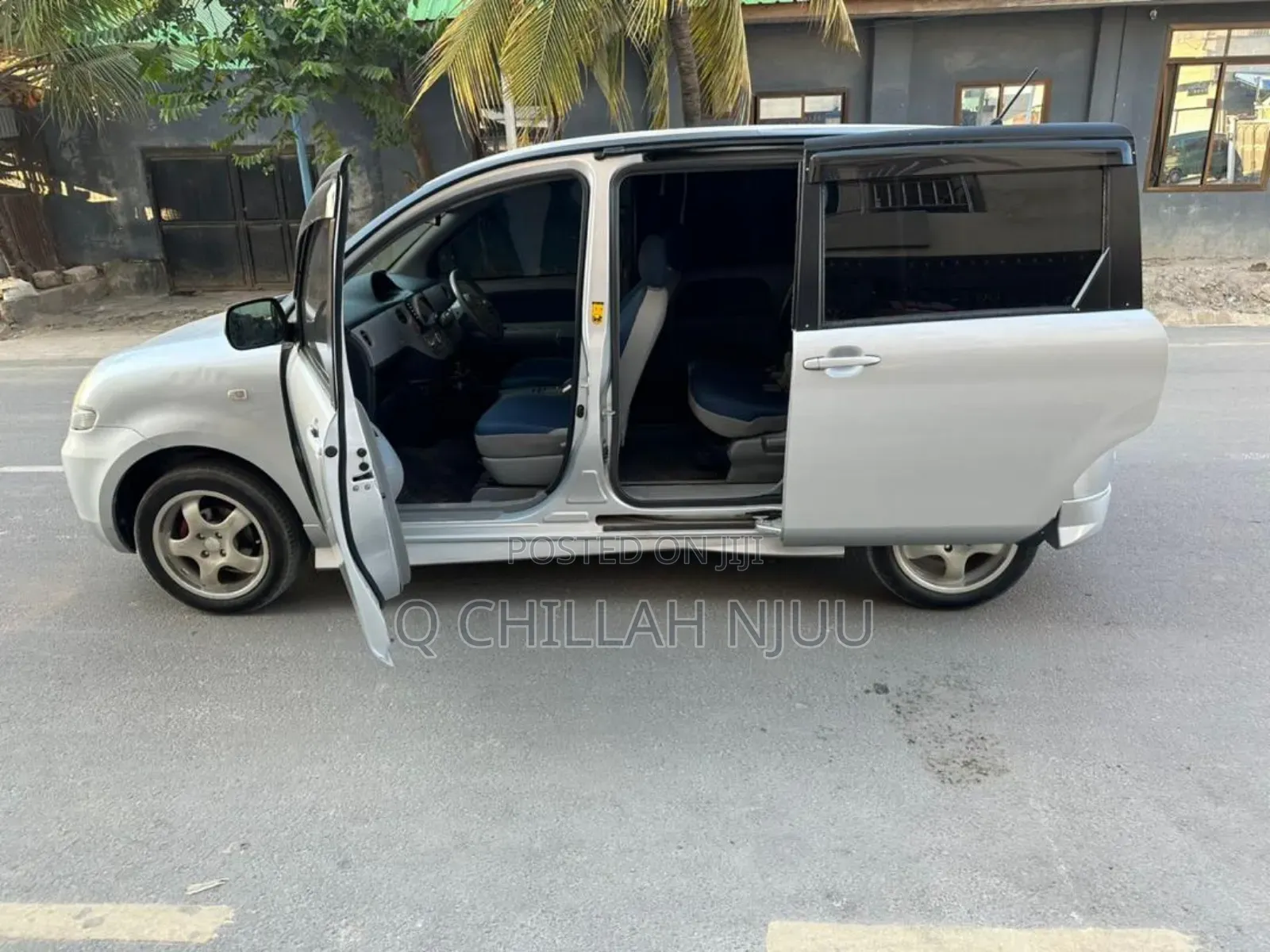 Toyota Sienta 2005 Silver