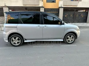 Toyota Sienta 2005 Silver