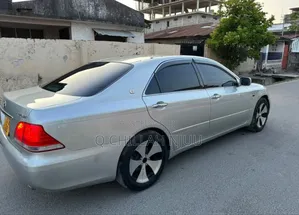 Toyota Crown 2006 Silver